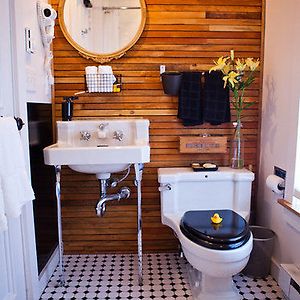 Made Inn Vermont An Urban-Chic Boutique Bed And Breakfast